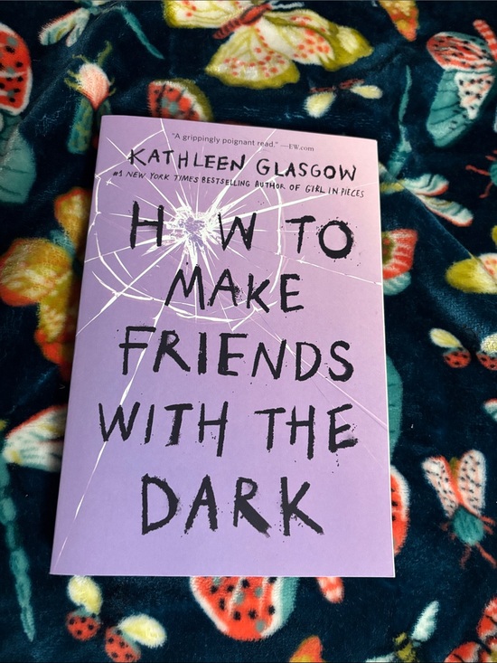 Other - How to Make Friends with the Dark by Kathleen Glasgow - Lavender Cover